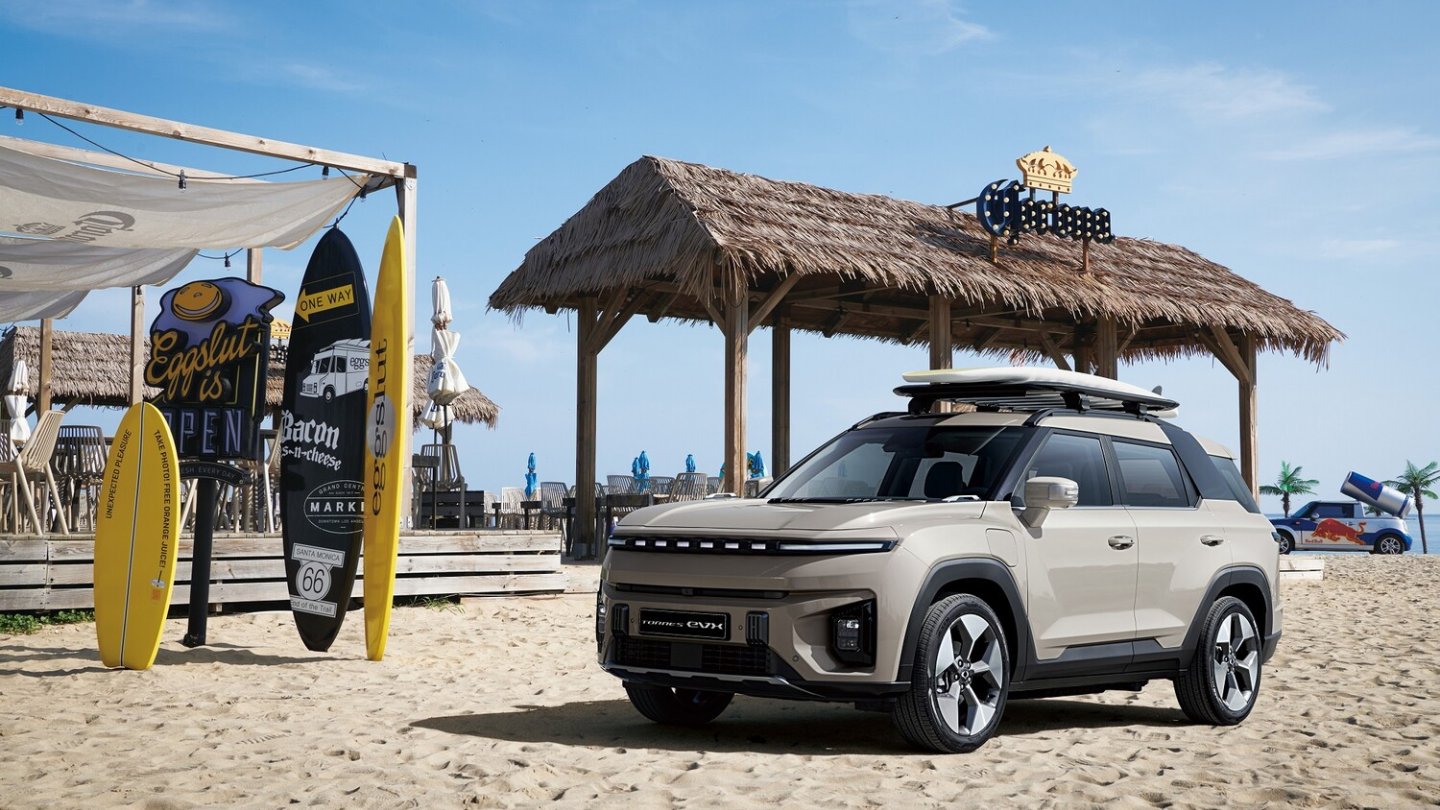 Der elektrische Torres EVX startet Anfang 2024.