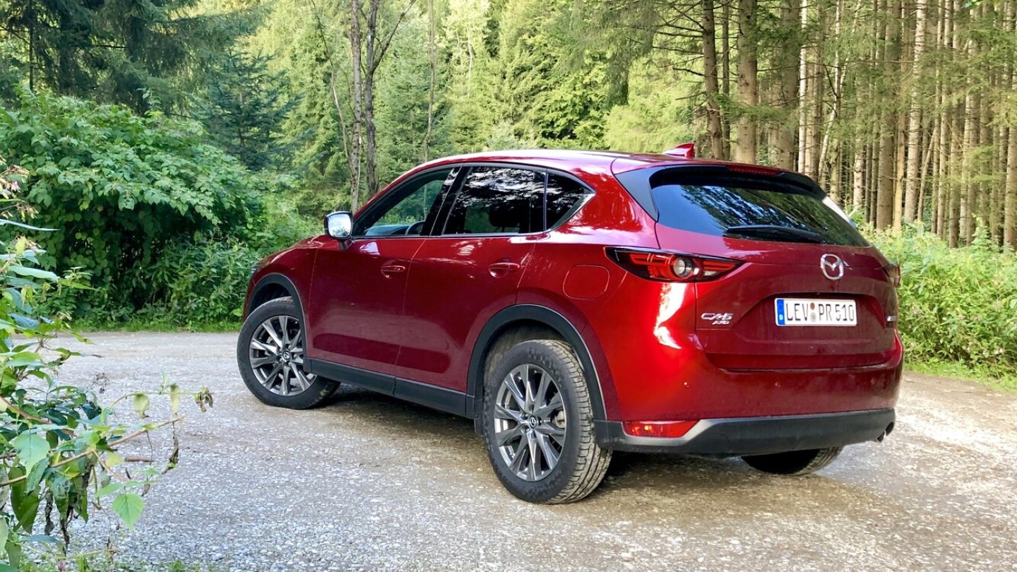 Der Nachfolger des aktuellen CX-5 wird mit Reihensechszylinder-Motor zu haben sein.