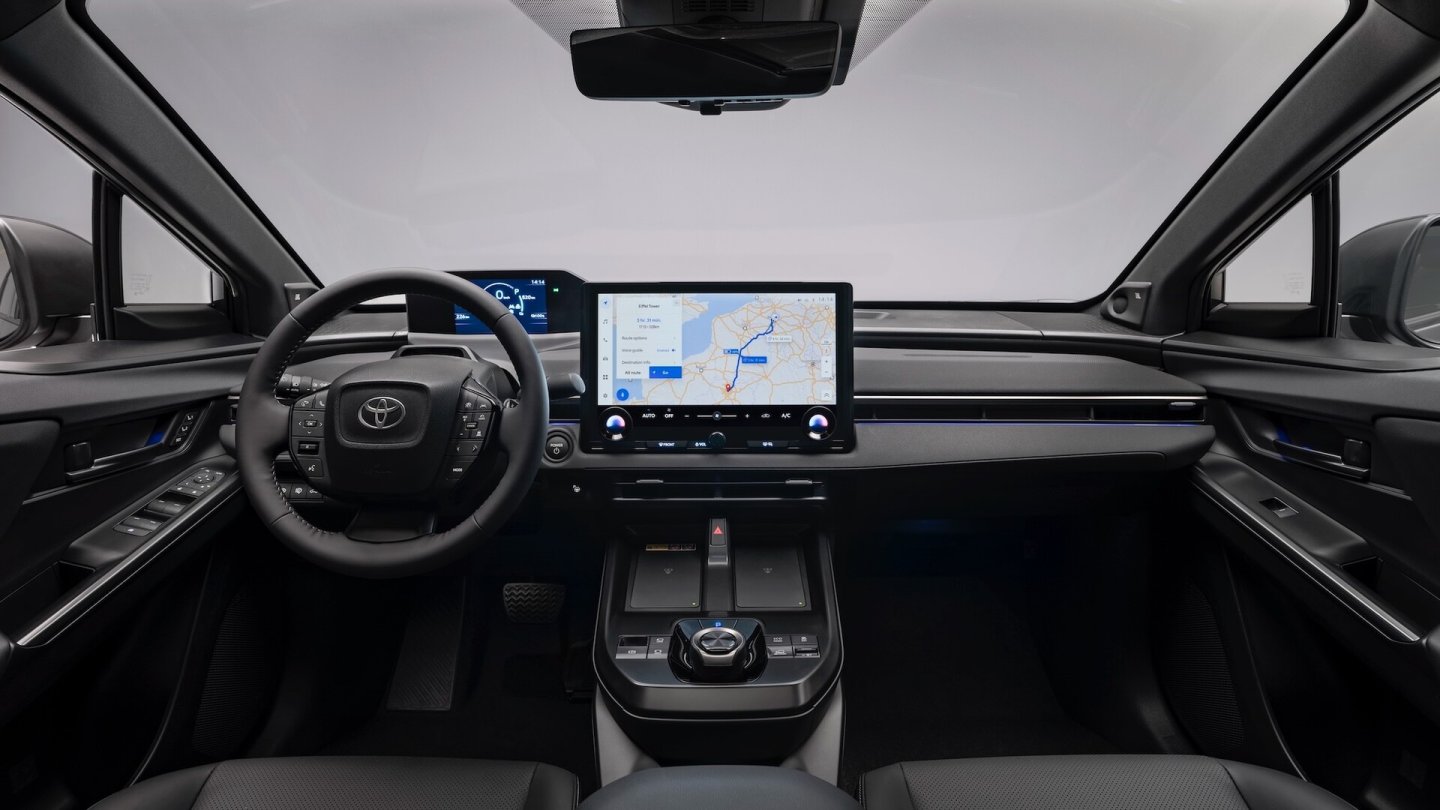 Das 14 Zoll große Infotianment-Display ist neu im bZ4X.