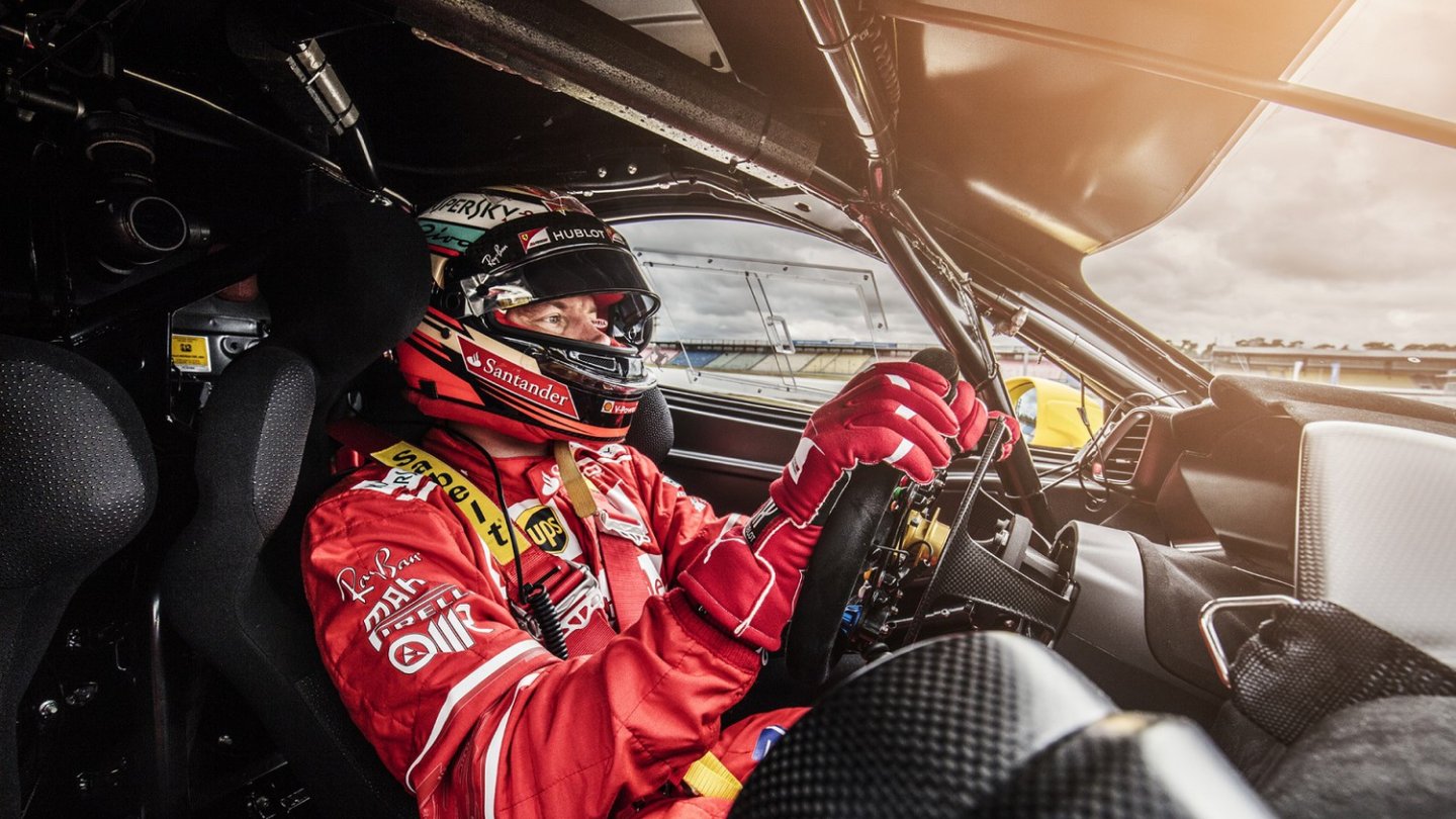 Für ewig in die Erinnerung zementiert: meine Mitfahrt bei Kimi Räikkönen. Foto: Lennen Descamps für Ferrari.