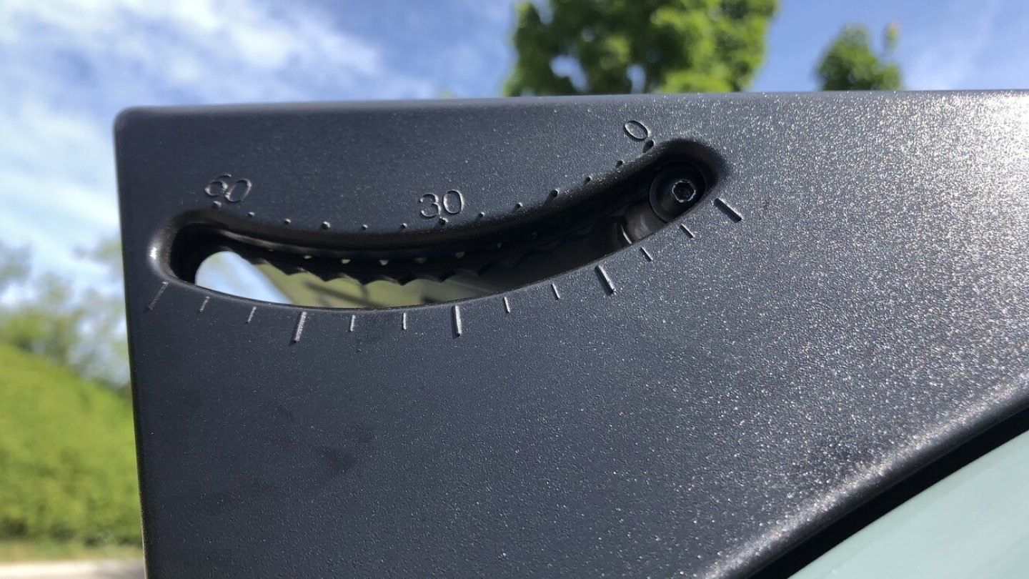 Topspeed geht nur mit flachgestelltem Dachspoiler.