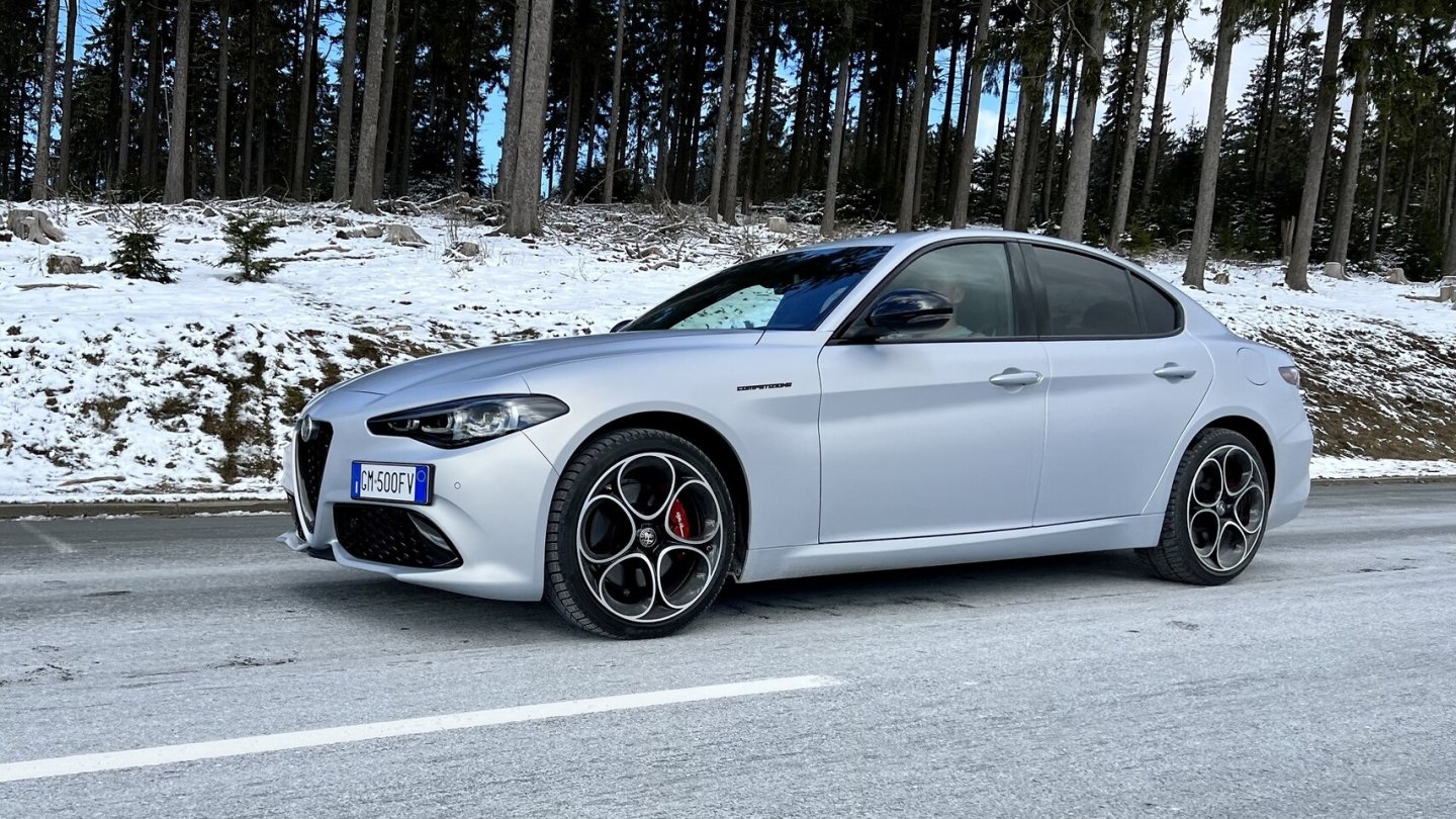 Die mattgraue Lackierung kostet 1.500 Euro Aufpreis.