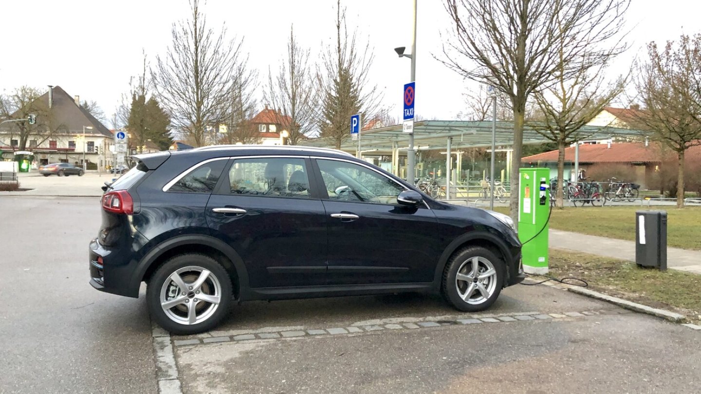 Der Kia e-Niro ist an sich ein feines Auto - leider ist er kaum lieferbar.