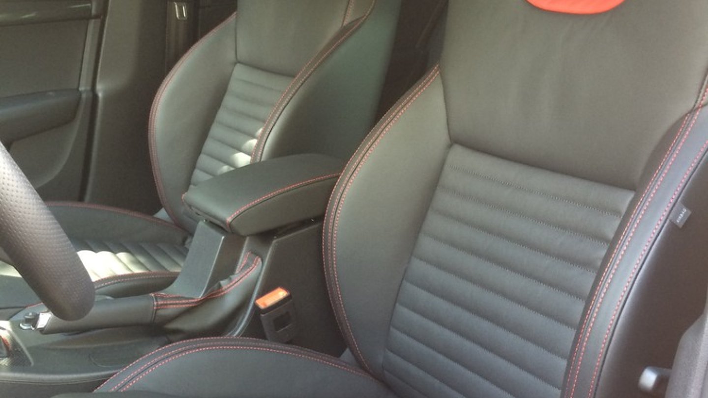 Sehr bequeme Sportsitze