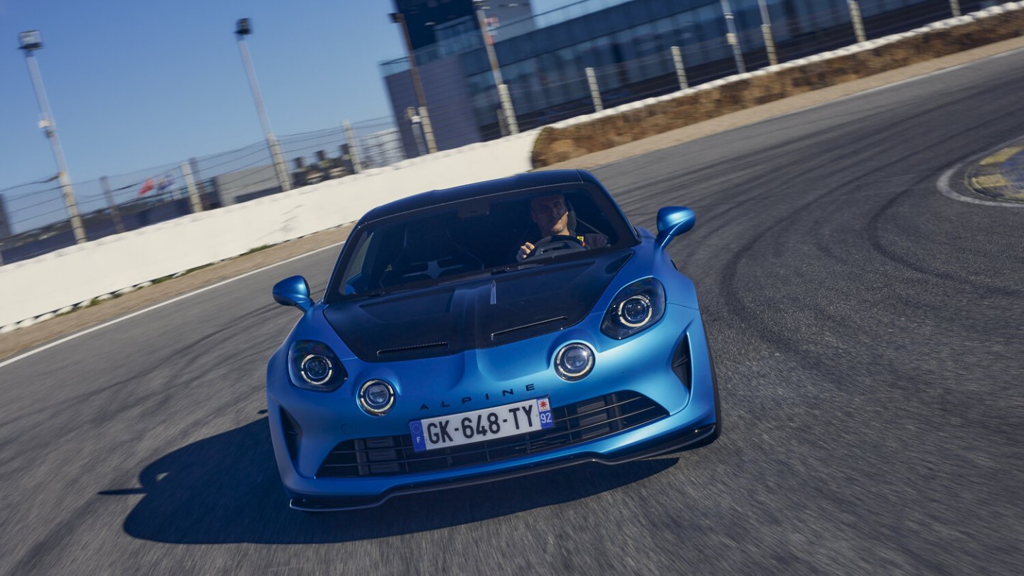 Auf dem Kurs von Jarama zeigt die A110 R ihr Potenzial.