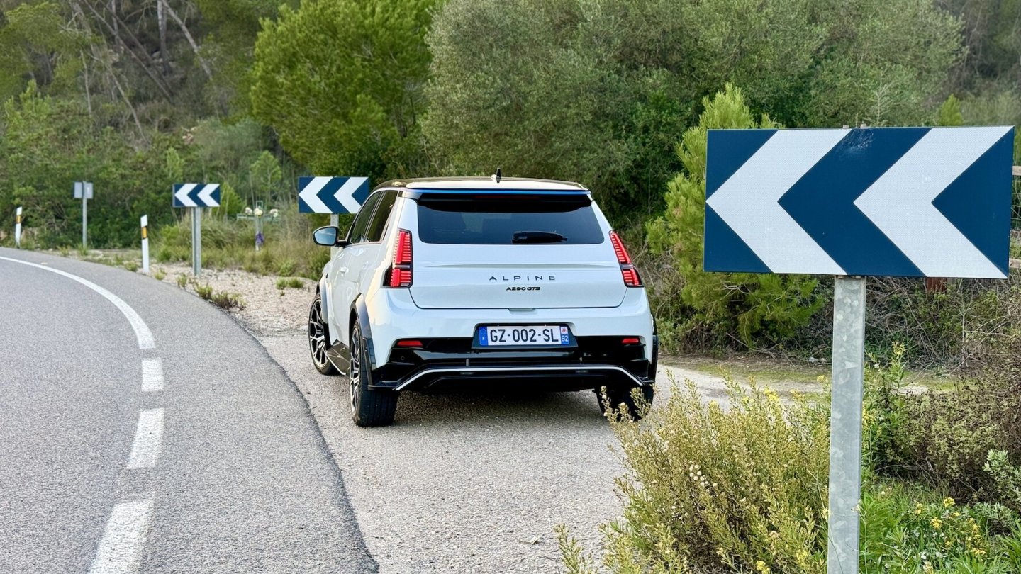 Die Alpine A290 ist herrlich agil und kurvenfreudig.