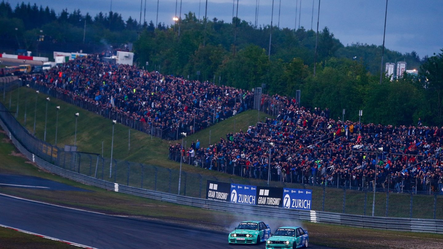 Action pur beim ADAC Zurich 24h-Rennen.