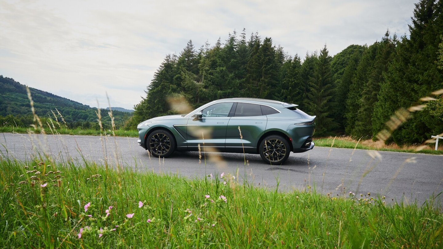 Großer Kofferraum und hohe Anhängelast: Der DBX ist ein Vollwert-SUV.