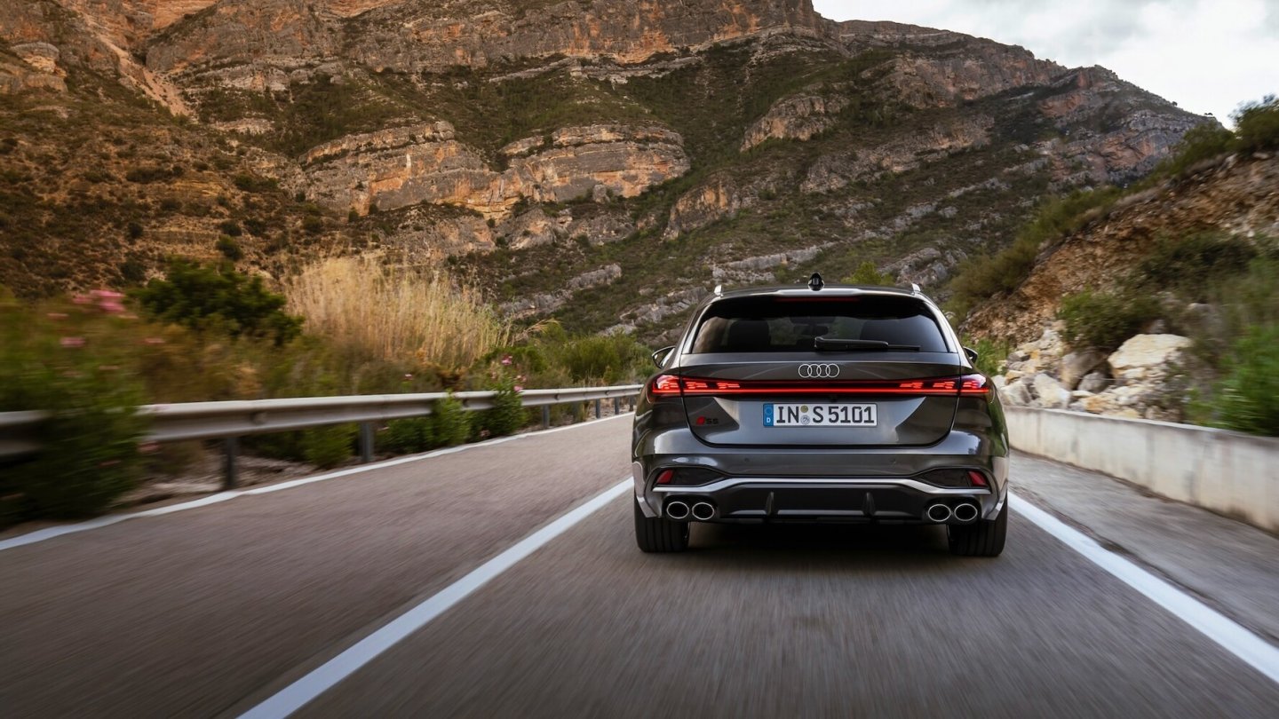 Die LED-Elemente an Front und Heck lassen sich, je nach gewählter Option, individualisieren.