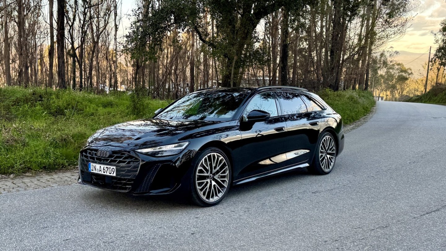 Das optionale Luftfeder-Fahrwerk sorgt für Komfort, die Hinterachslenkung für Spurtreue.