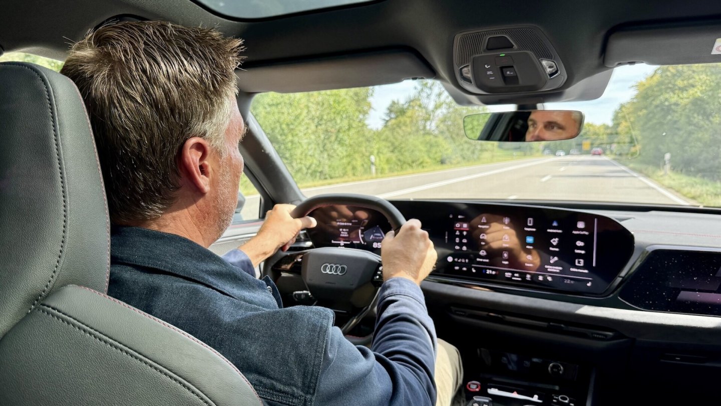 Der V6 liefert viel Kraft. Getriebe und E-Motor könnten sich aber gerne besser vertragen.