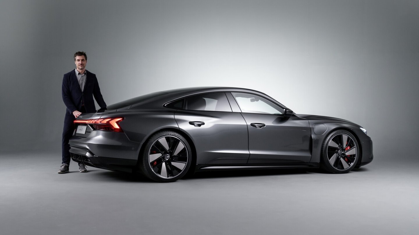 Der Audi RS e-tron GT zoomt in 3,3 Sekunden auf 100 km/h.