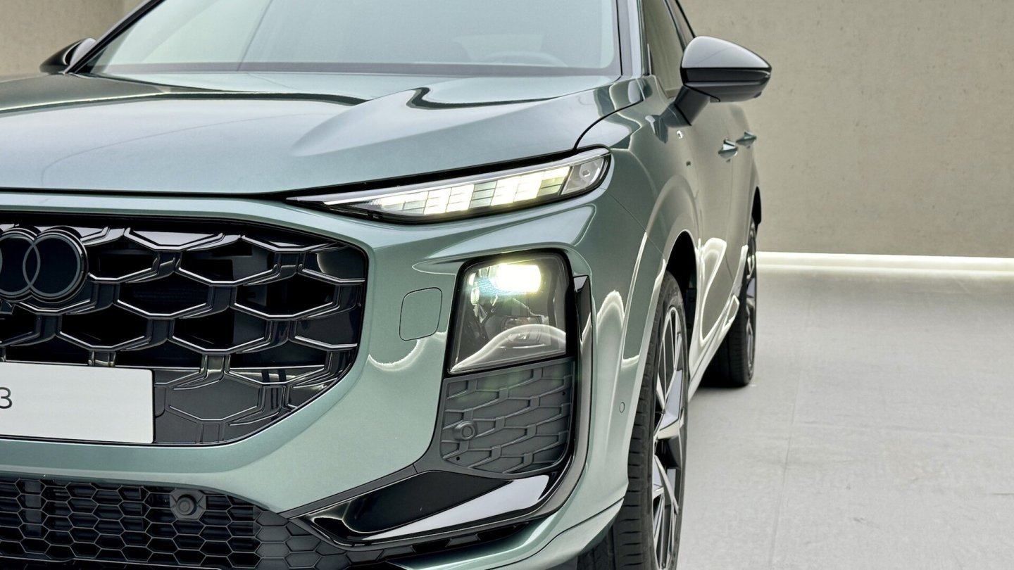 Die Scheinwerfer sind künftig geteilt. Matrix-LED kostet extra.