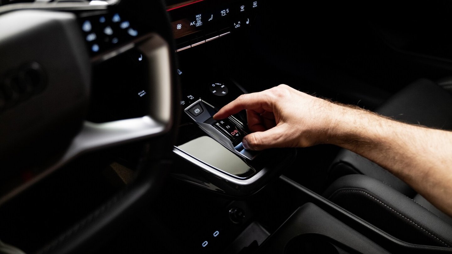 Eine feste Rekuperationsstufe über den Getriebeschaltr ist Serie.