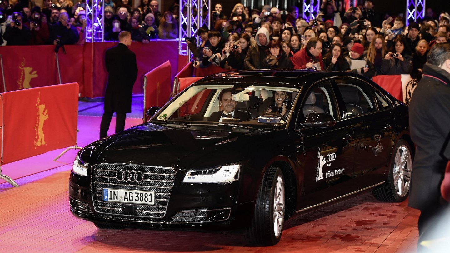 Gelungener PR Coup. Selbstfahrende A8 steuerten die Stars auf der diesjährigen Berlinale zum Roten Teppich.
