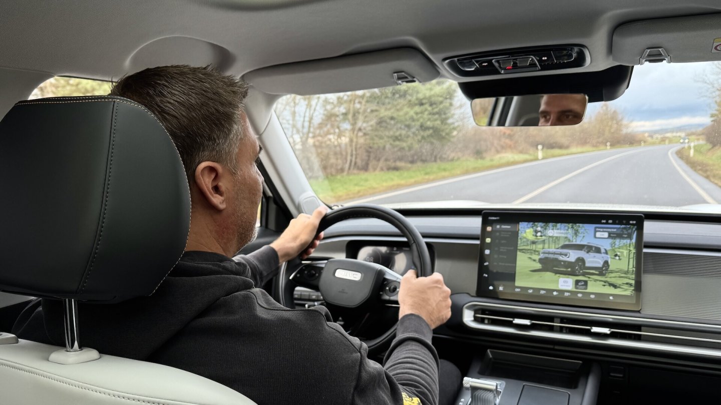 Je nach Situation ist man im seriellen oder parallelen Hybrid-Modus unterwegs.