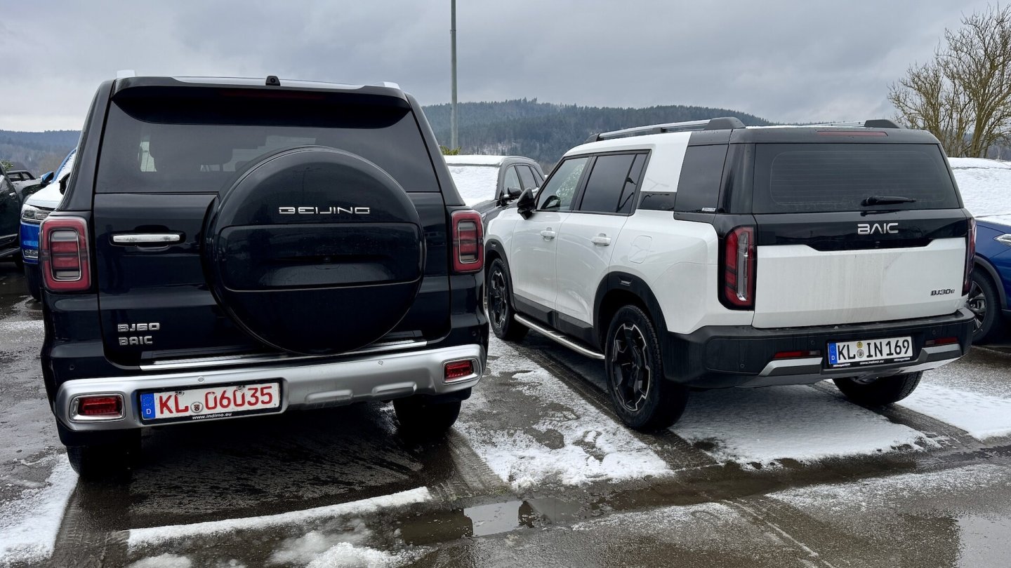 Der BAIC BJ60 ist 15.000 Euro teurer als der kleinere BJ30, hier rechts im Bild.