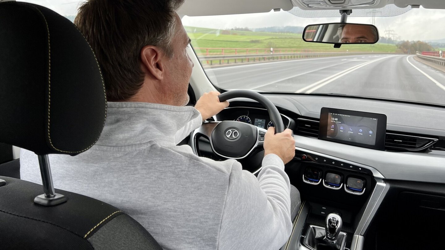 Das Fahrwerk ist komfortabel, der Verbrauch zu hoch.