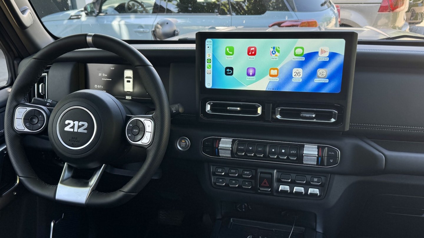 Die Smartphone-Inhalte werden auf dem Display im Auto hochauflösend dargestellt.