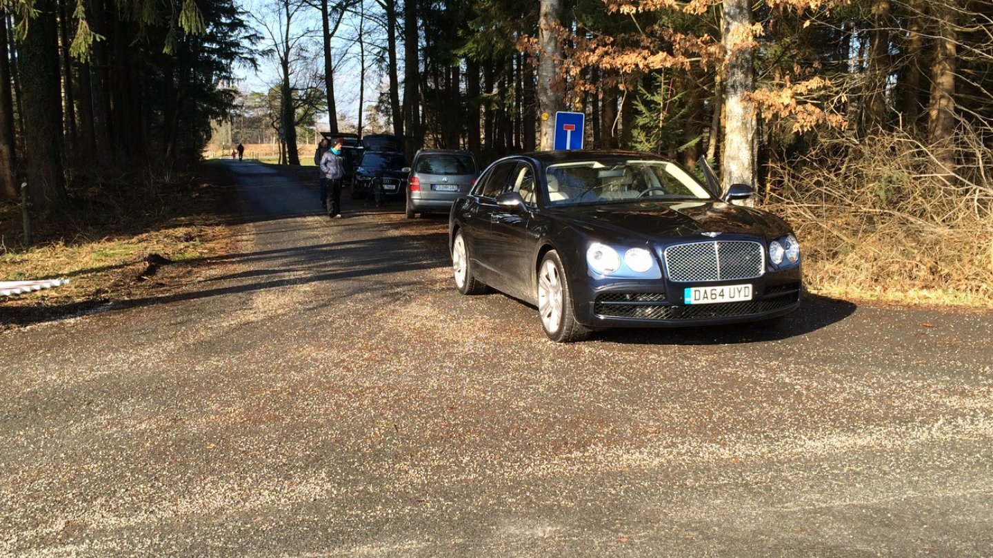 Was machen all die Leute auf meinem Waldgrundstück? Angestellte?