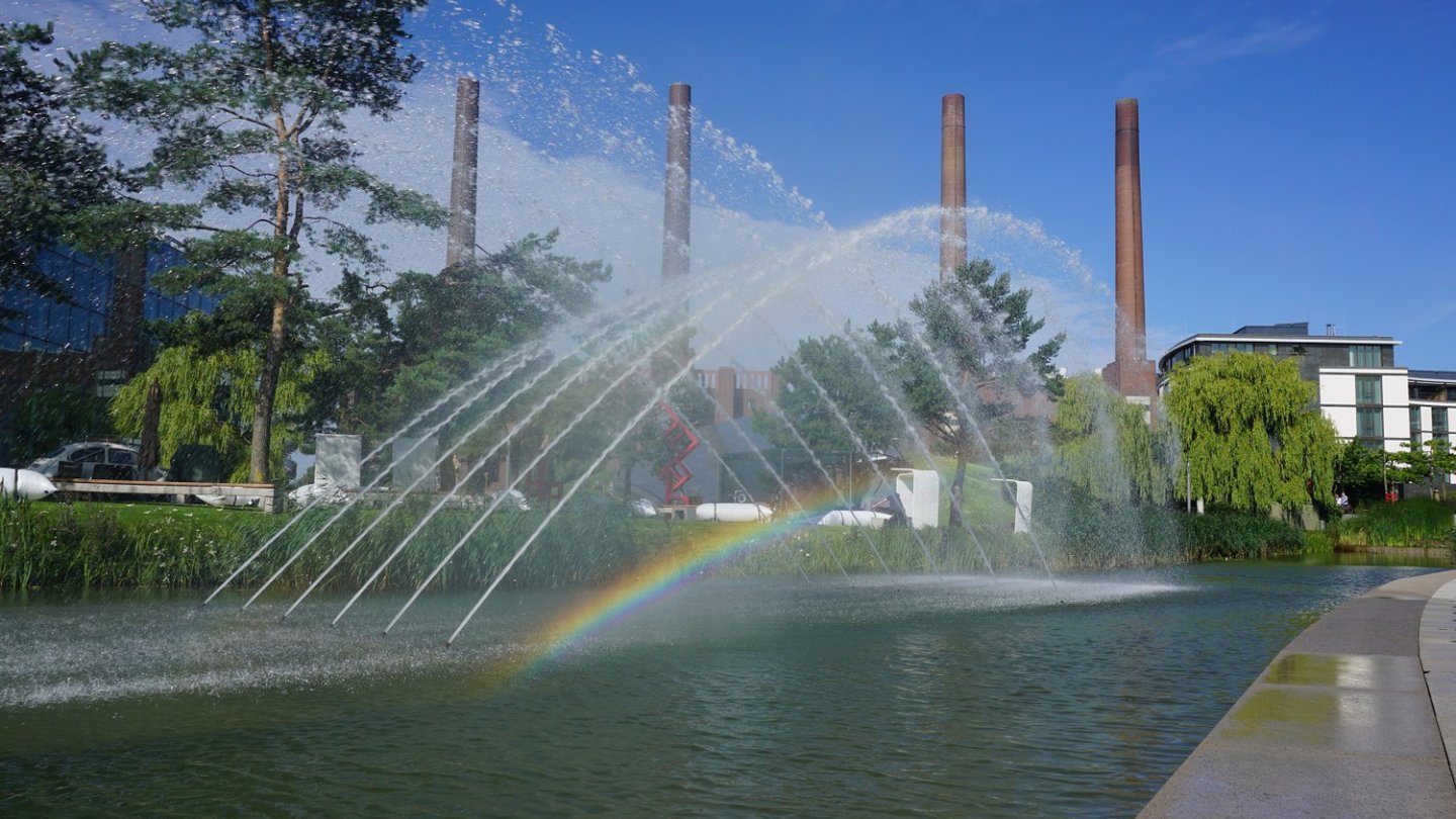 Wasserspiele mit Regenbogengarantie bei Sonnenschein: Es gibt überall etwas zu entdecken.