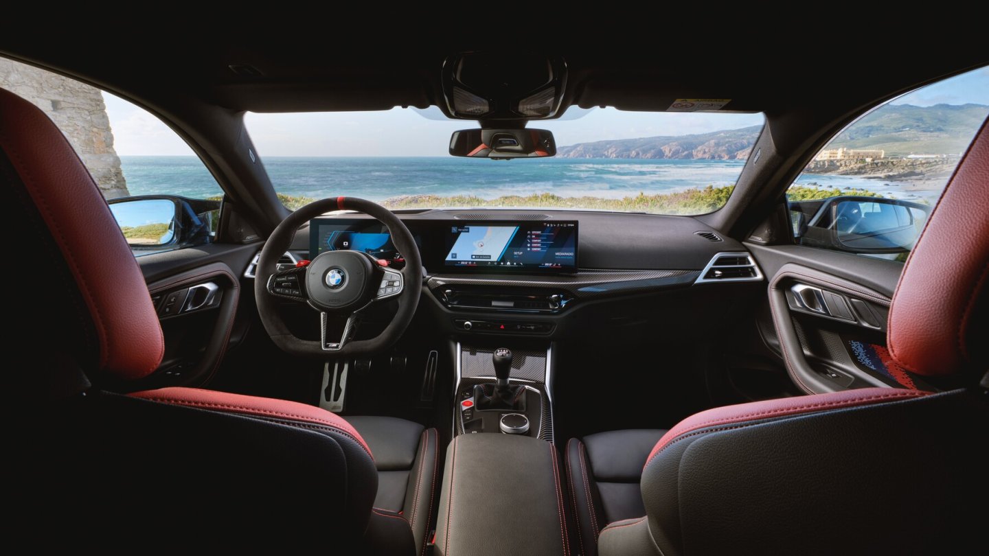 Das überarbeitete Cockpit im BMW M2.