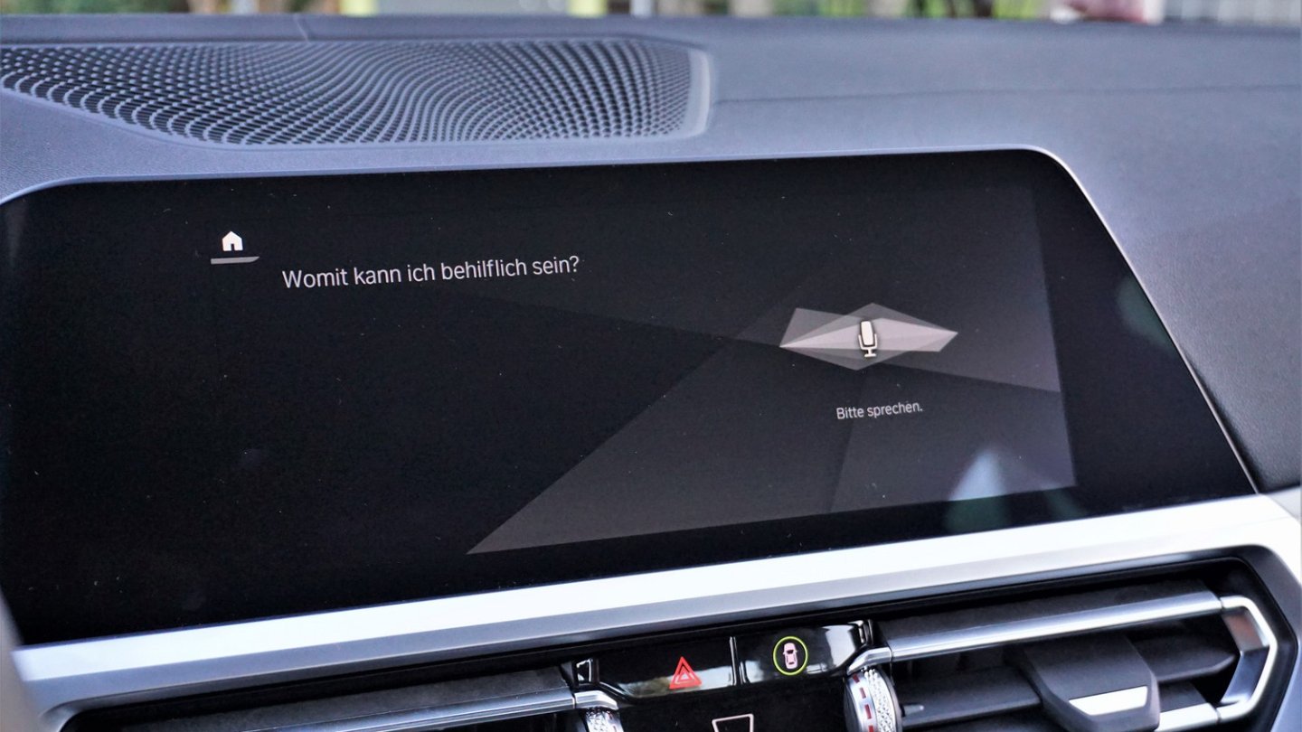 Serie: BMW Intelligent Personal Assistant.