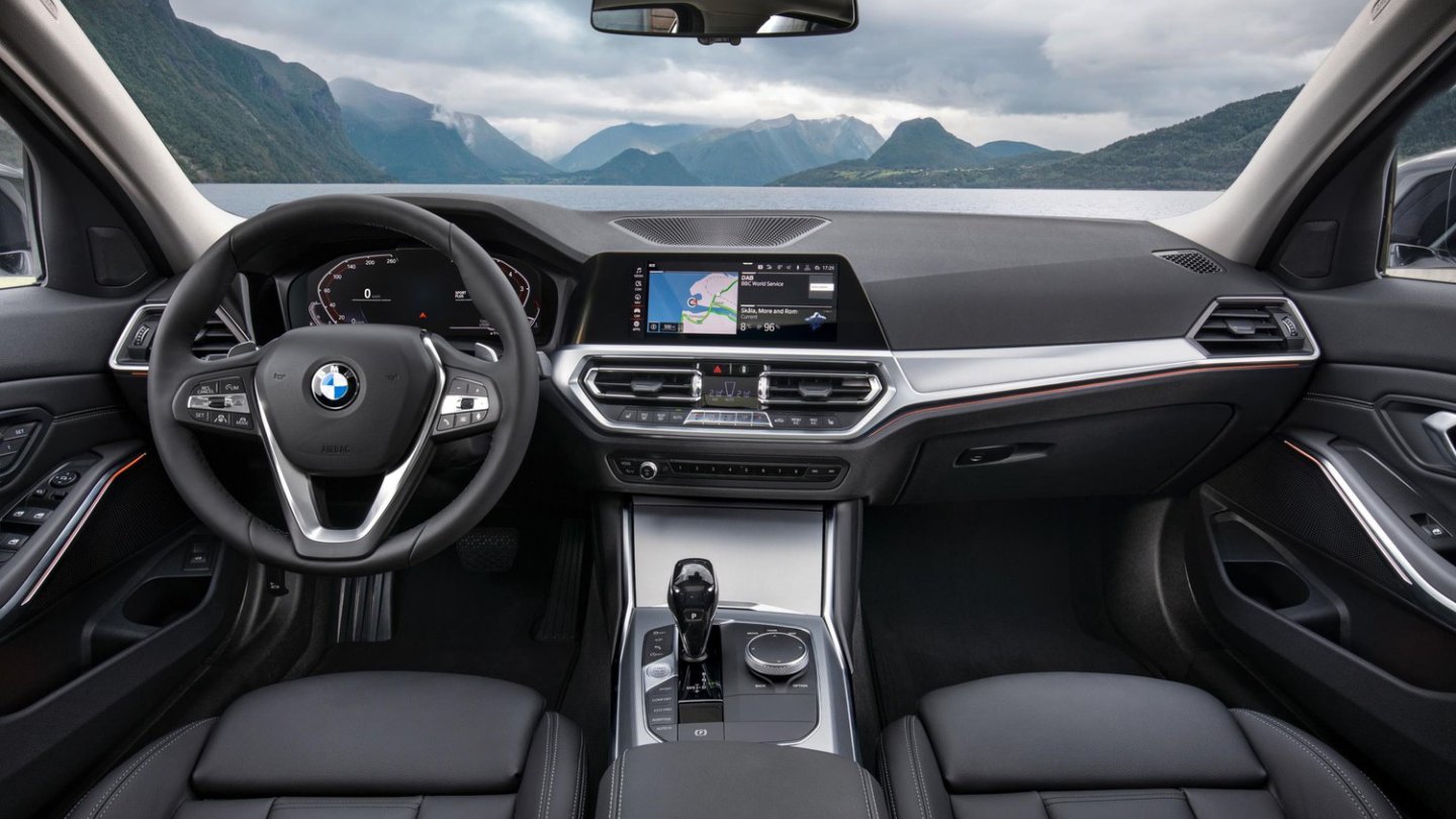 Das Cockpit der neuen BMW 3er Limousine.