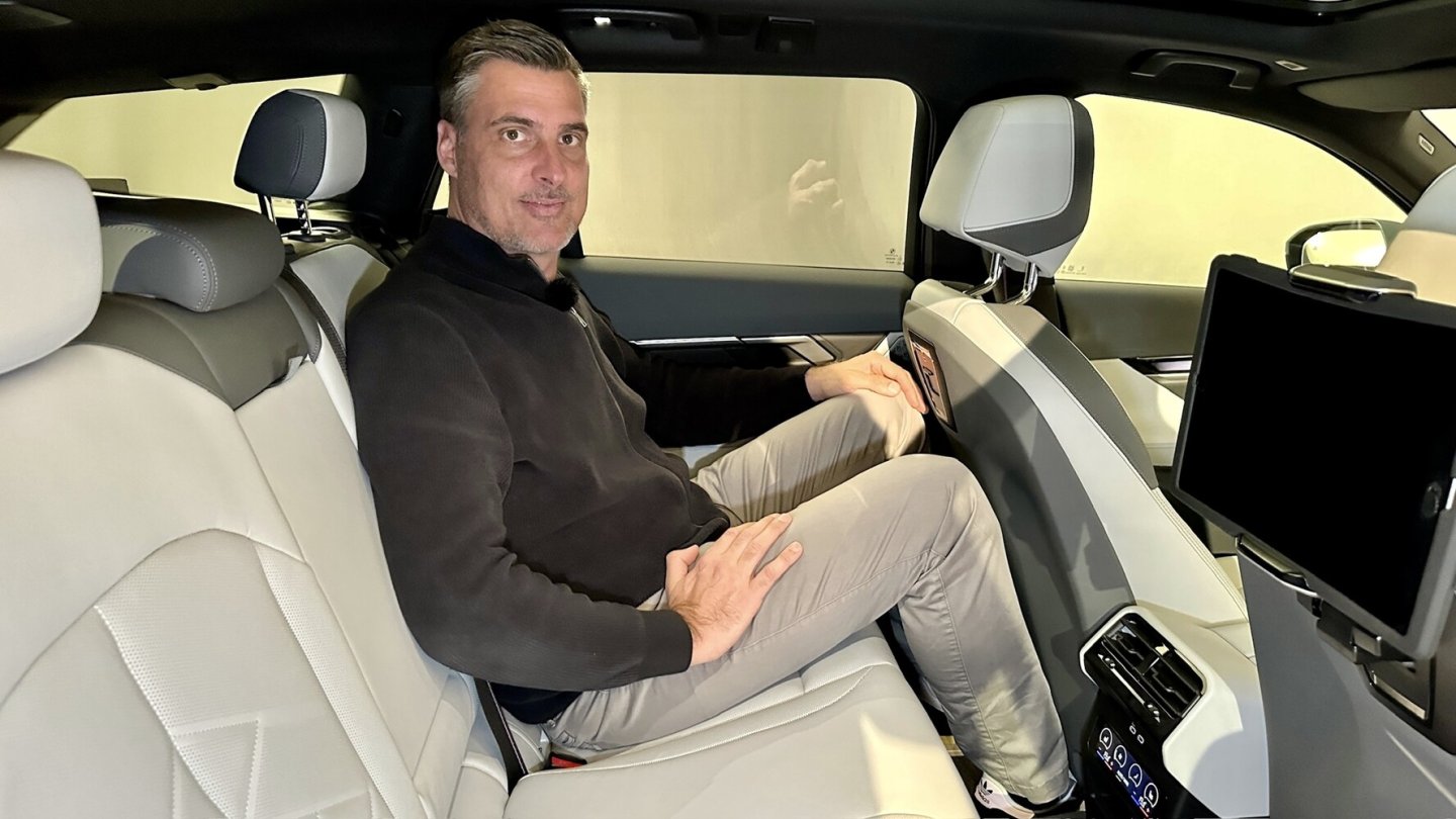 Viel Platz, aber keine Tanzsaal-Atmosphäre - im Fond des Kombis.