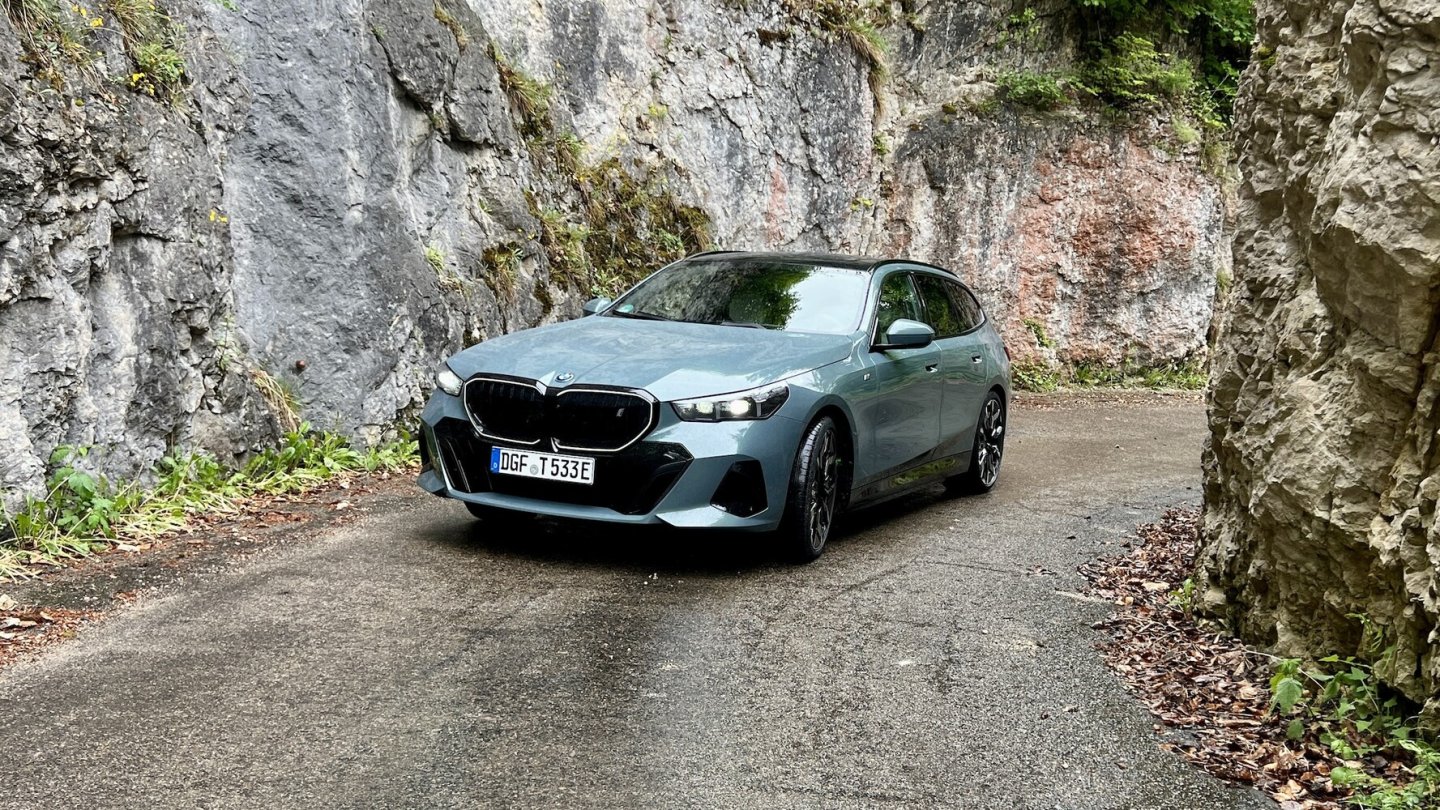 Die Farbe dieses Testwagens heißt Cape York Green.