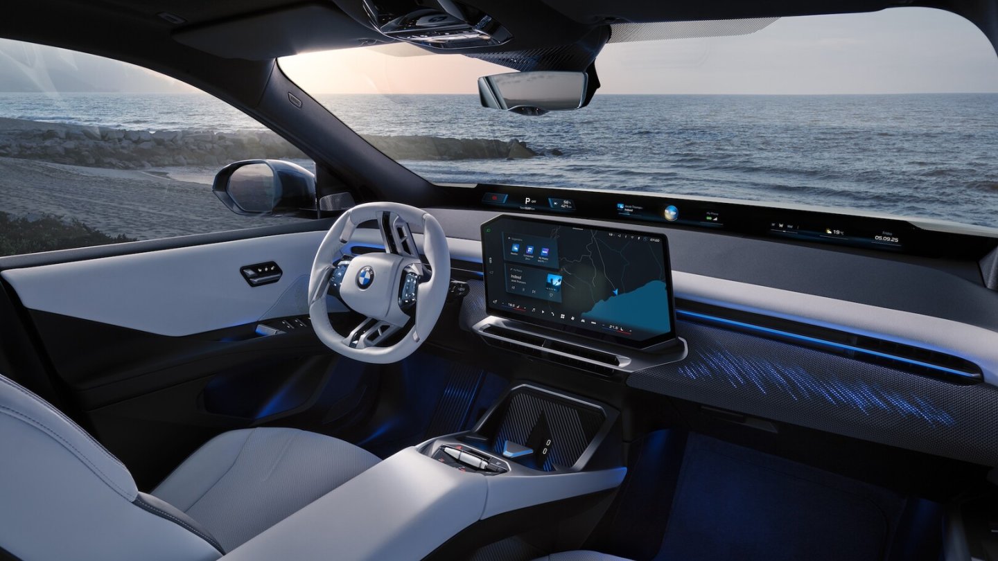 Die Ambiente-Beleuchtung illuminiert auch das Textildekor im Armaturenbrett.