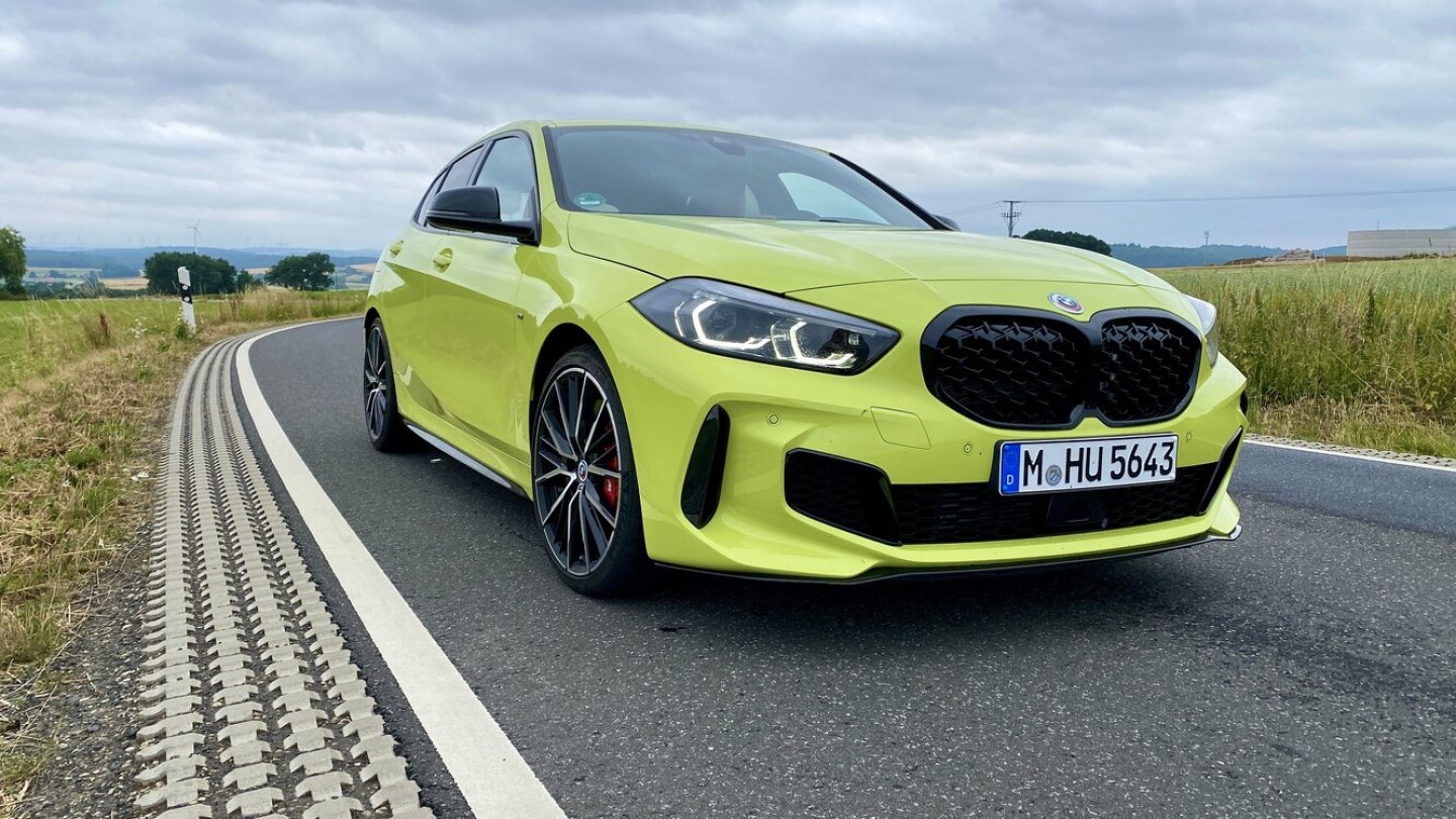 Jüngst wurde der BMW M135i xDrive leicht überarbeitet.