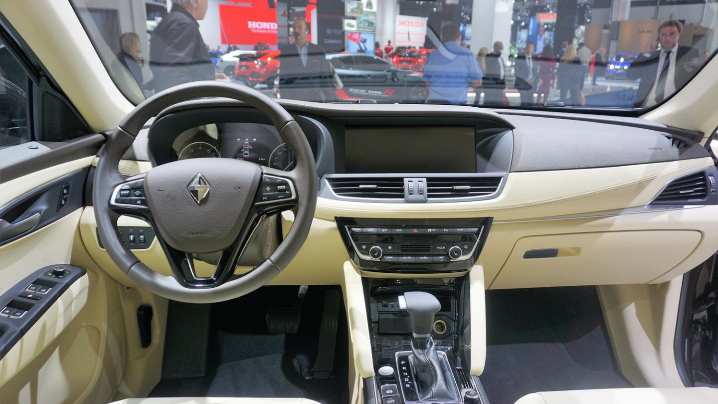 Das Cockpit des Borgward BX5.