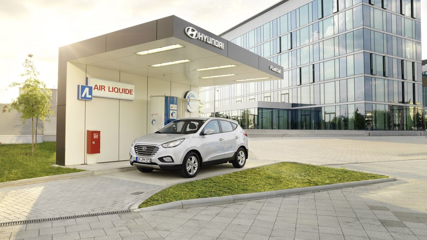 Die Tankstelle in Paris wird, wie diese hier bei Hyundai in Offenbach, von der Linde-Tochter Air Liquide betrieben.