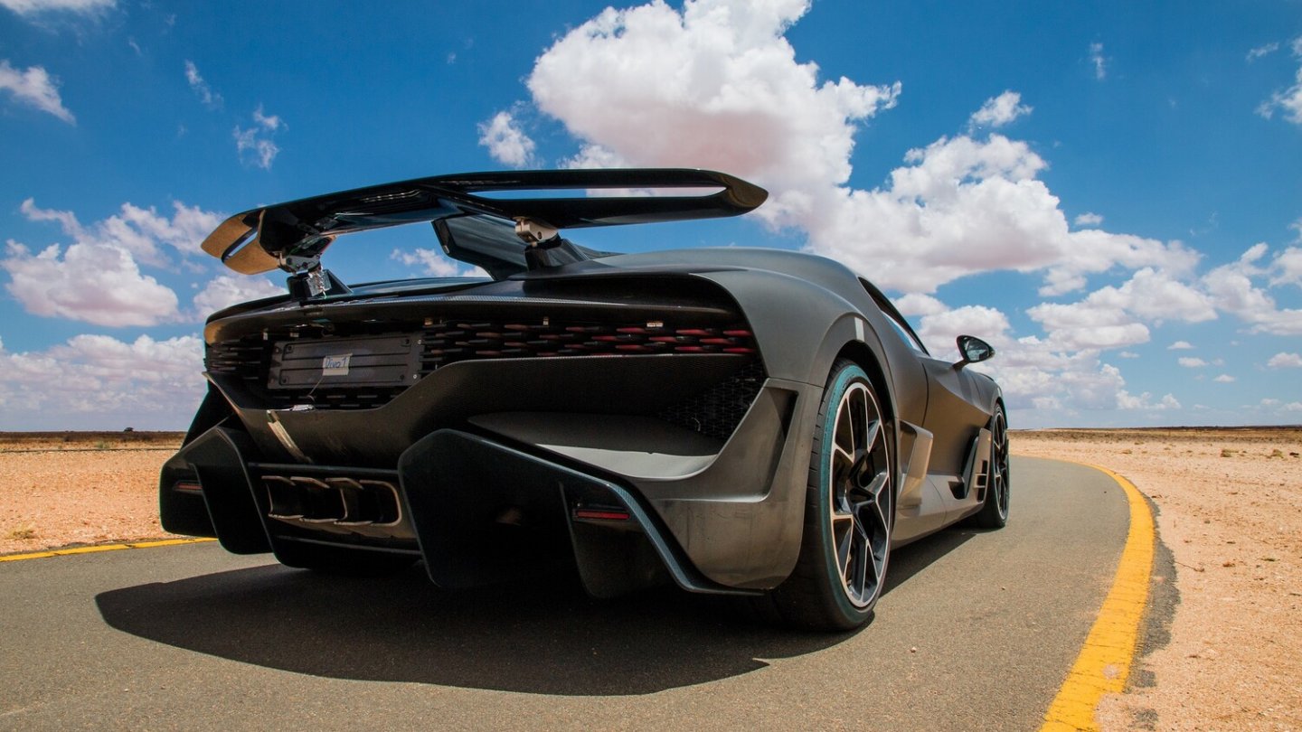 Der Heckflügel am Bugatti Divo ist 1,83 Meter breit.