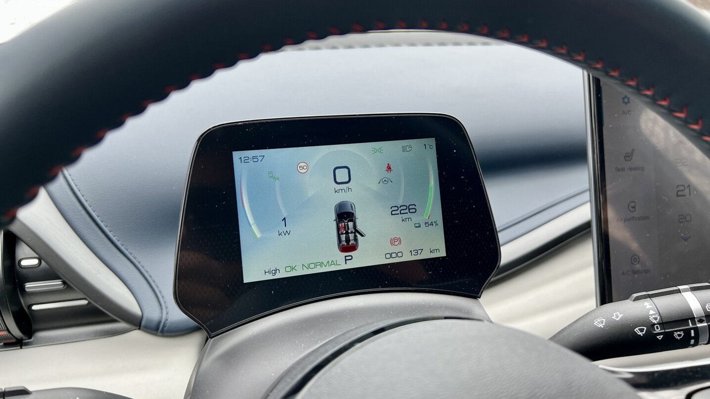 Der aktuelle Ladestand der Batterie wird auch als Prozent-Angabe angezeigt.