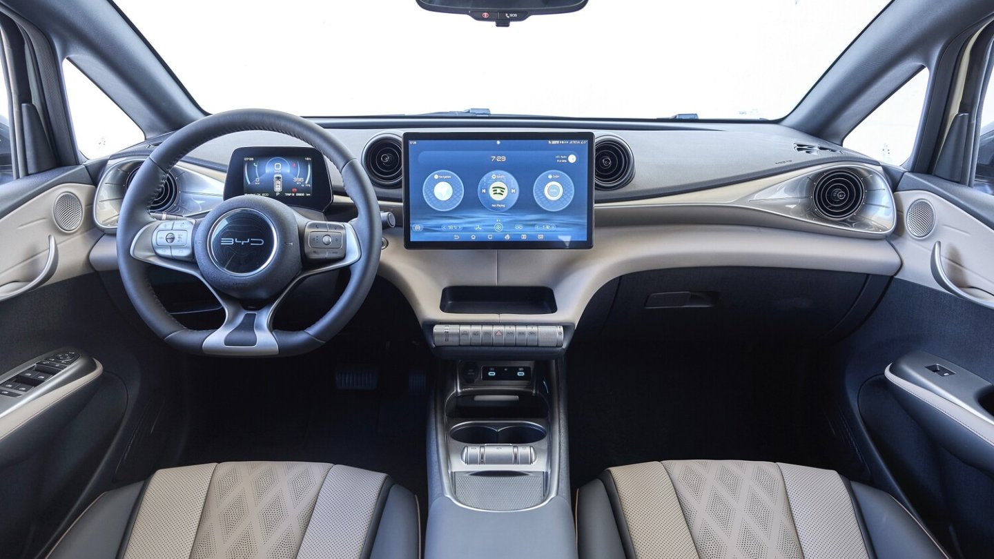 Das Cockpit des BYD Dolphin.