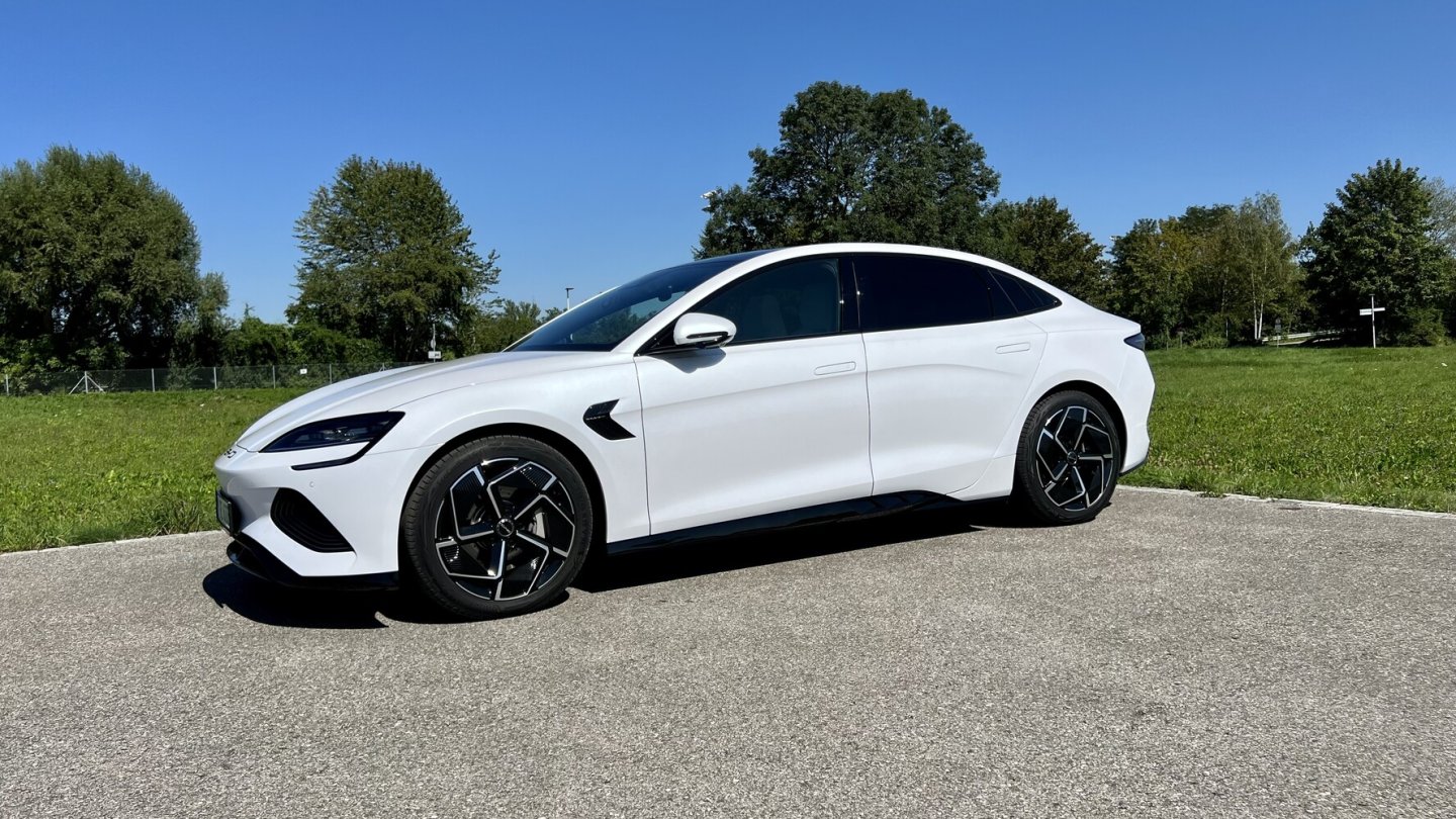 19 Toll große Felgen sind Teil der Serienausstattung.