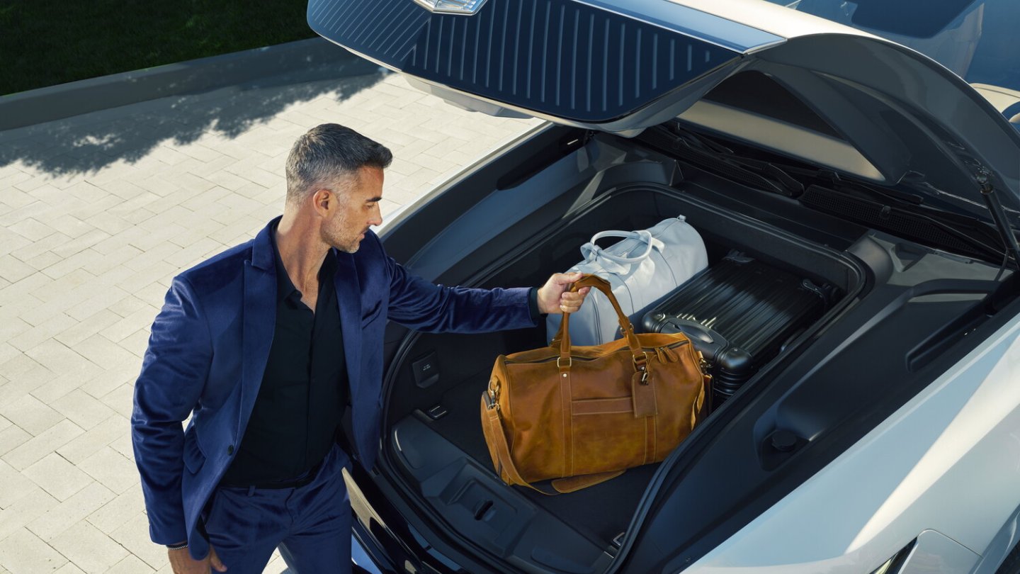 Unter der vorderen Haube steckt ein Laderaum im Kompaktauto-Format.