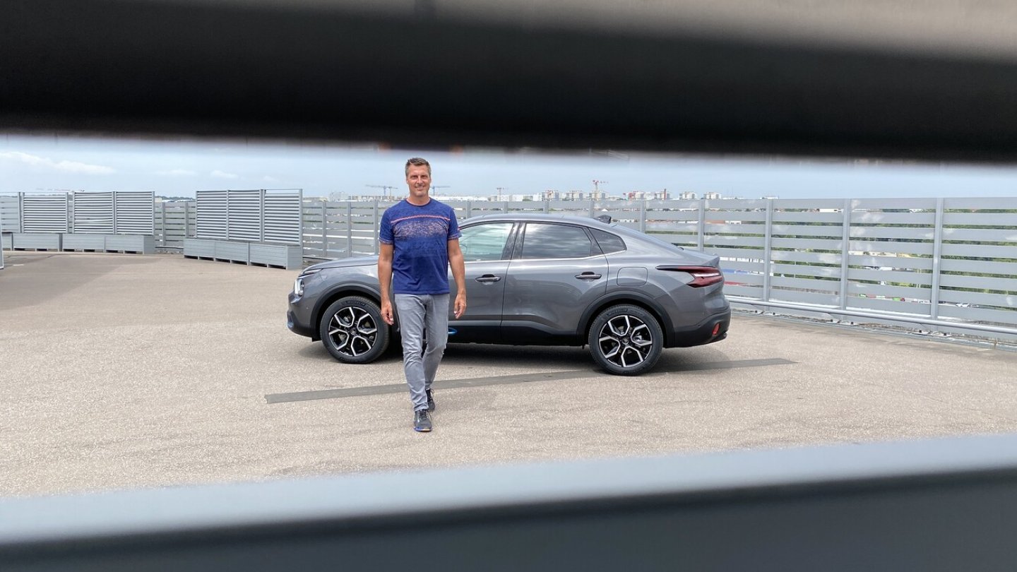 Der C4 X mag nicht jedem gefallen, steht aber für den Mut der Marke Citroën, unkonventionelle Ideen zu verfolgen.