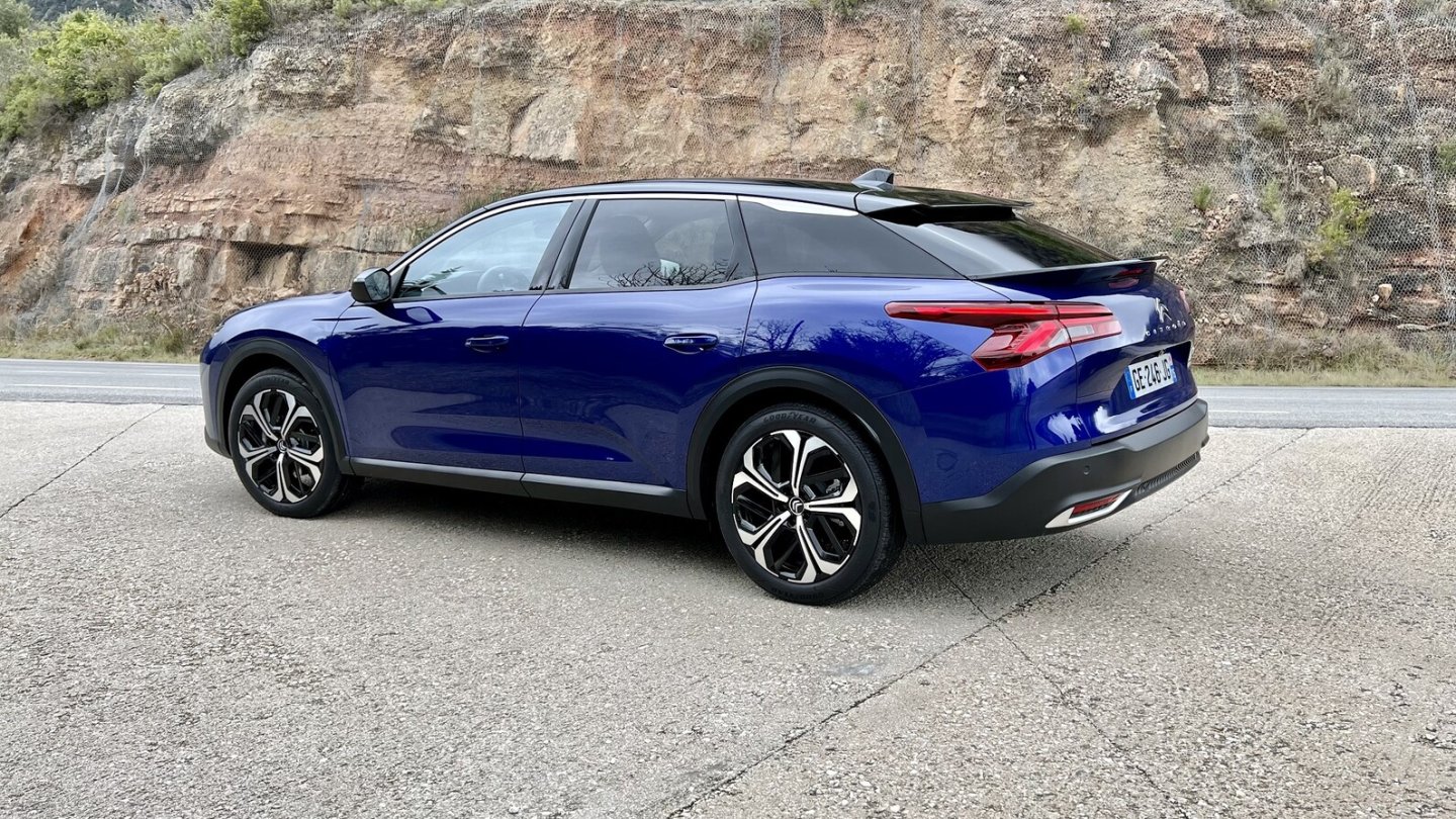 Der kleine Motor passt, je nach Fahrprofil, auch zum großen Citroën.