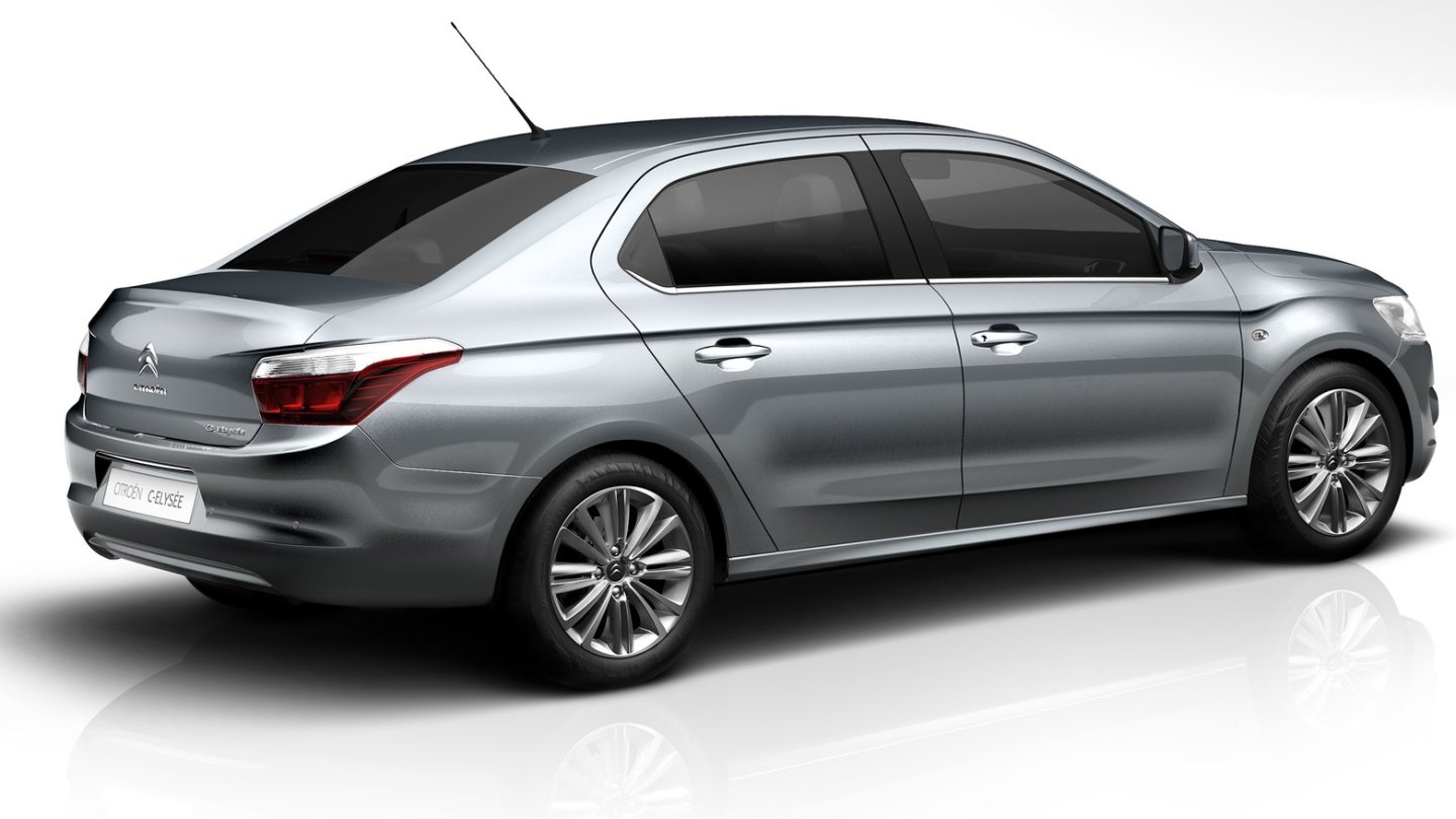 Als Stufenhecklimousine wird er es schwer haben. Als kompakte Limosine noch schwerer.