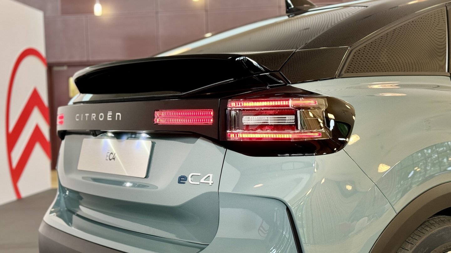 Der elektrische Kompakte trägt den Namen Citroën ë-C4.