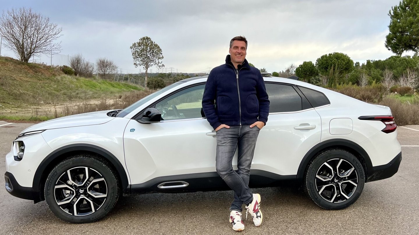 Mit 4,60 Metern ist der Citroën ë-C4 X 24 Zentimeter länger als das Fließheck-Modell.