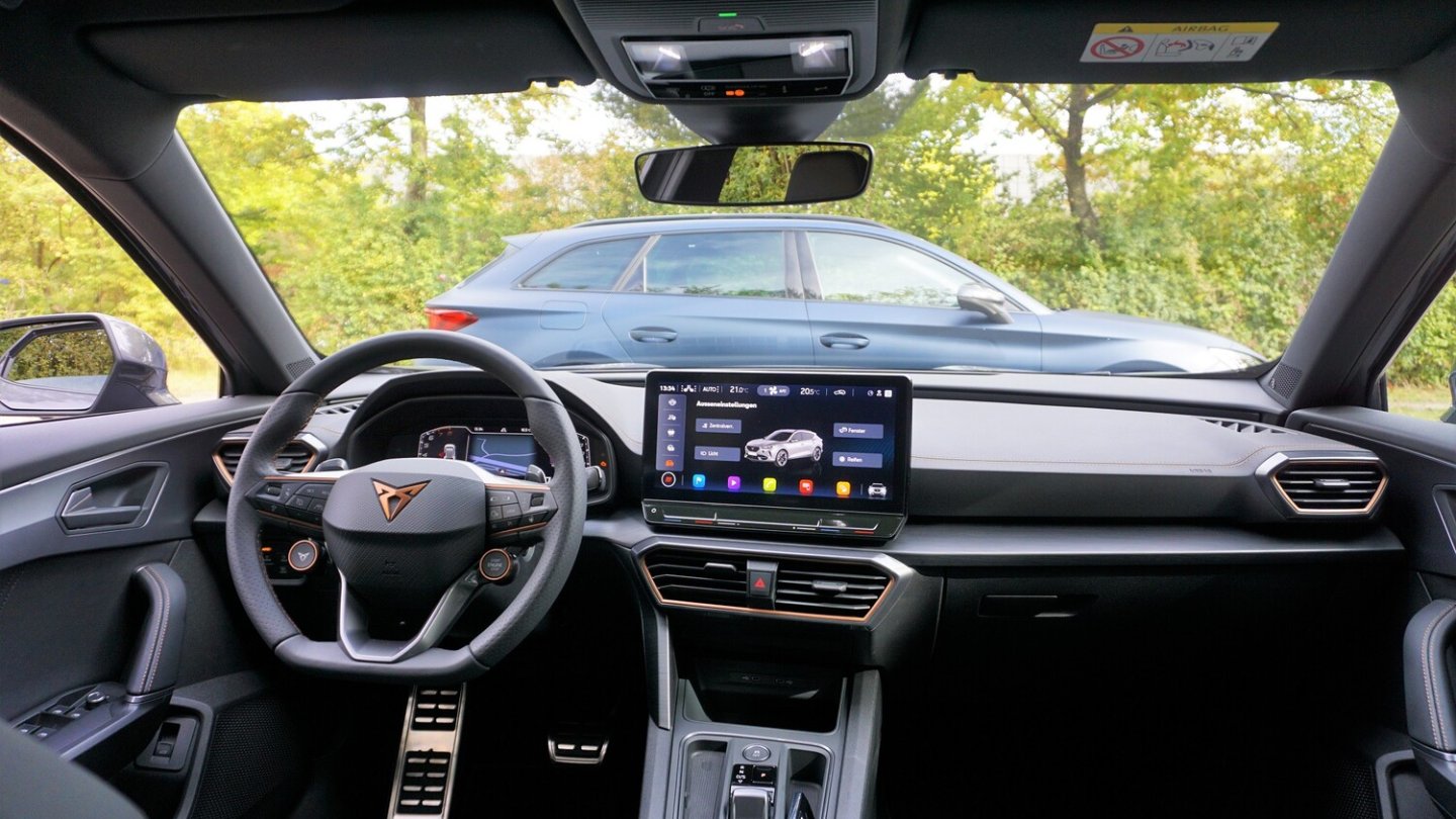 Das Cockpit des Cupra Formentor mit 12 Zoll großem Touchscreen.