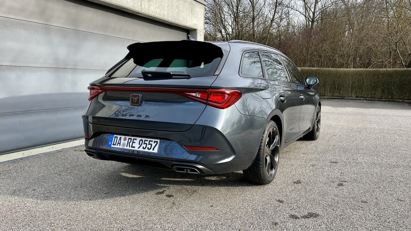 Teure Option: Die elektrische Heckklappe mit Fußkick-Bedienung kostet 835 Euro Aufpreis.