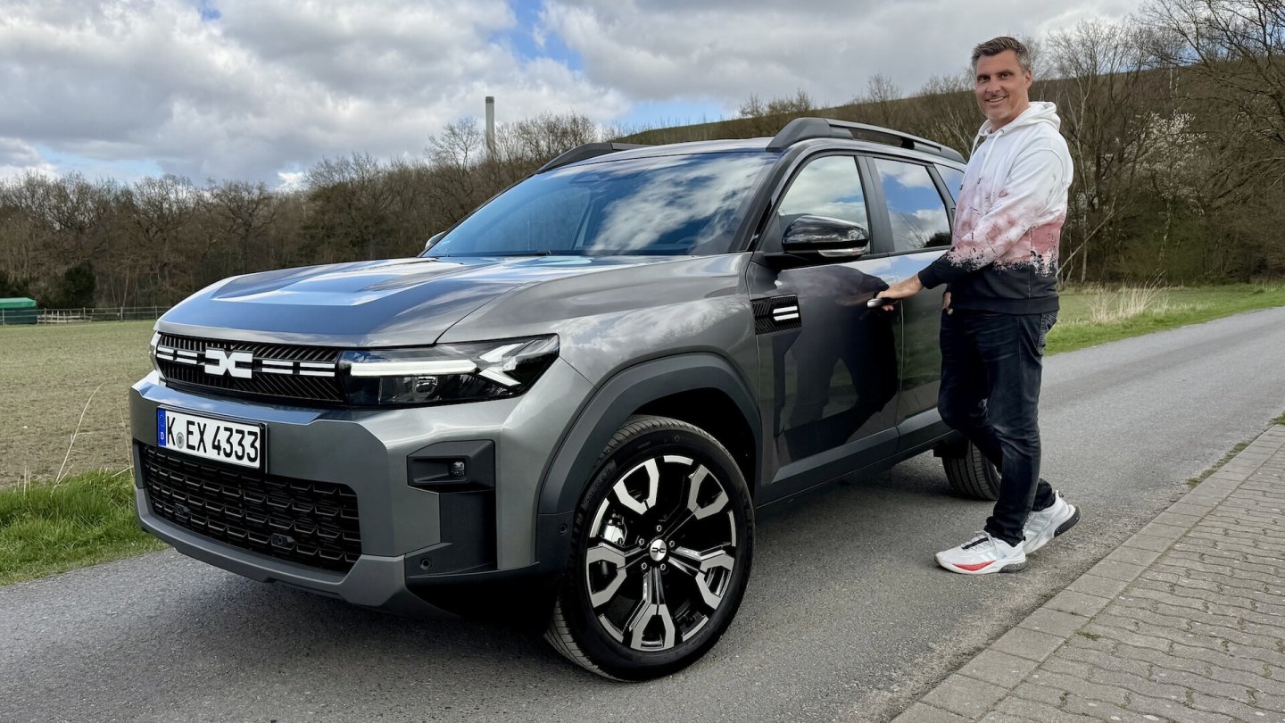  Dacia Bigster Hybrid 155