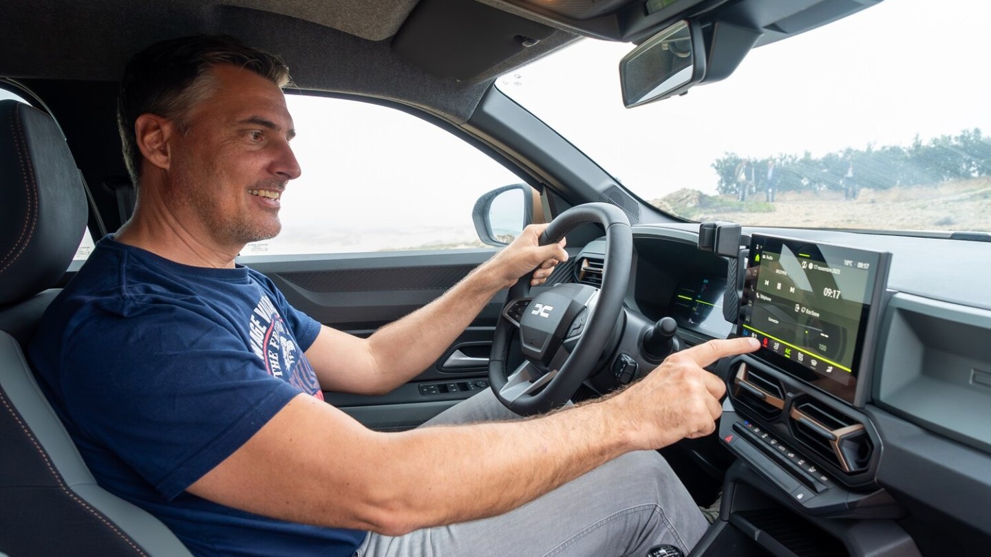 Das Cockpit ist, wie das Außendesign, eine Weiterentwicklung der bekannten Architektur.