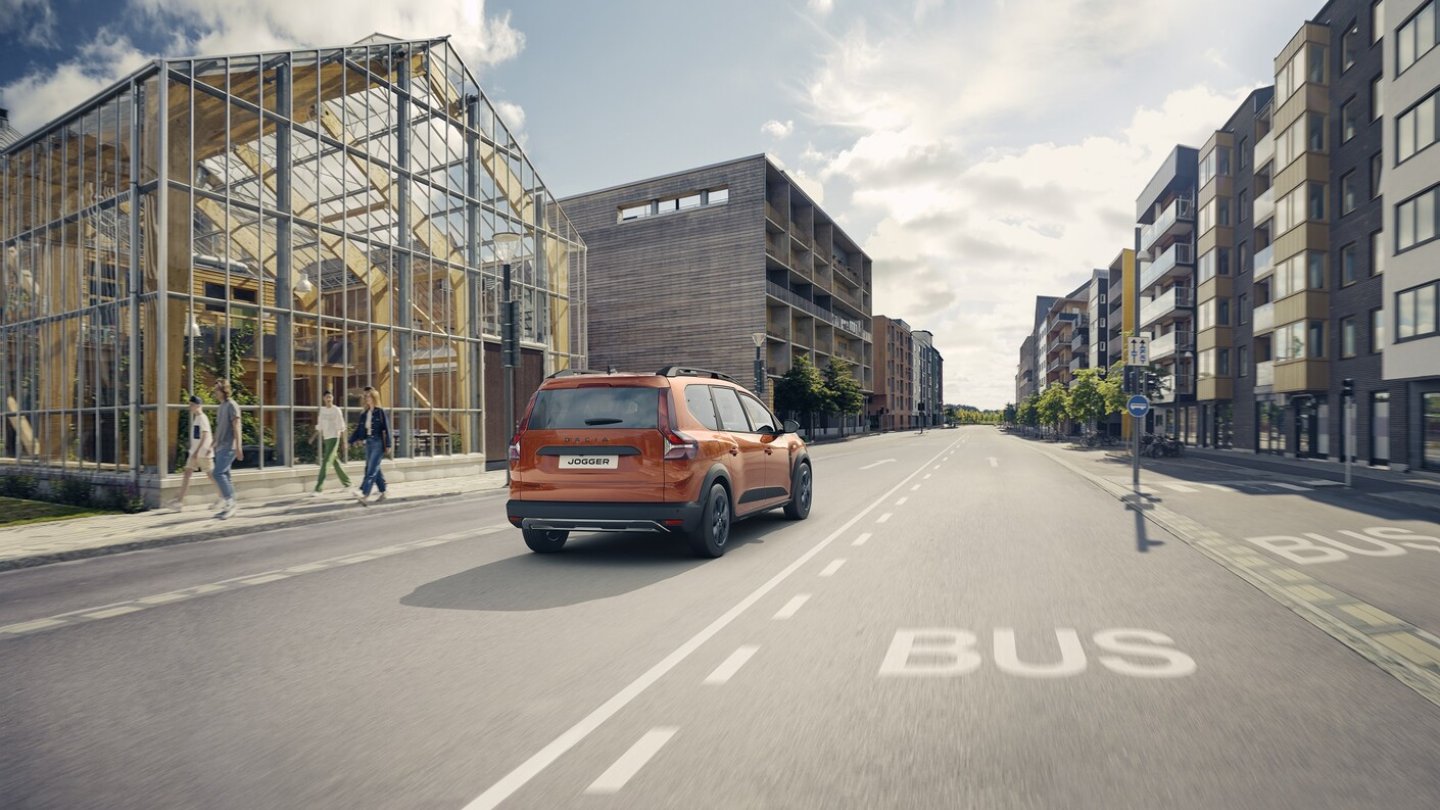 Den Dacia Jogger wird es 2023 auch als Hybrid geben.