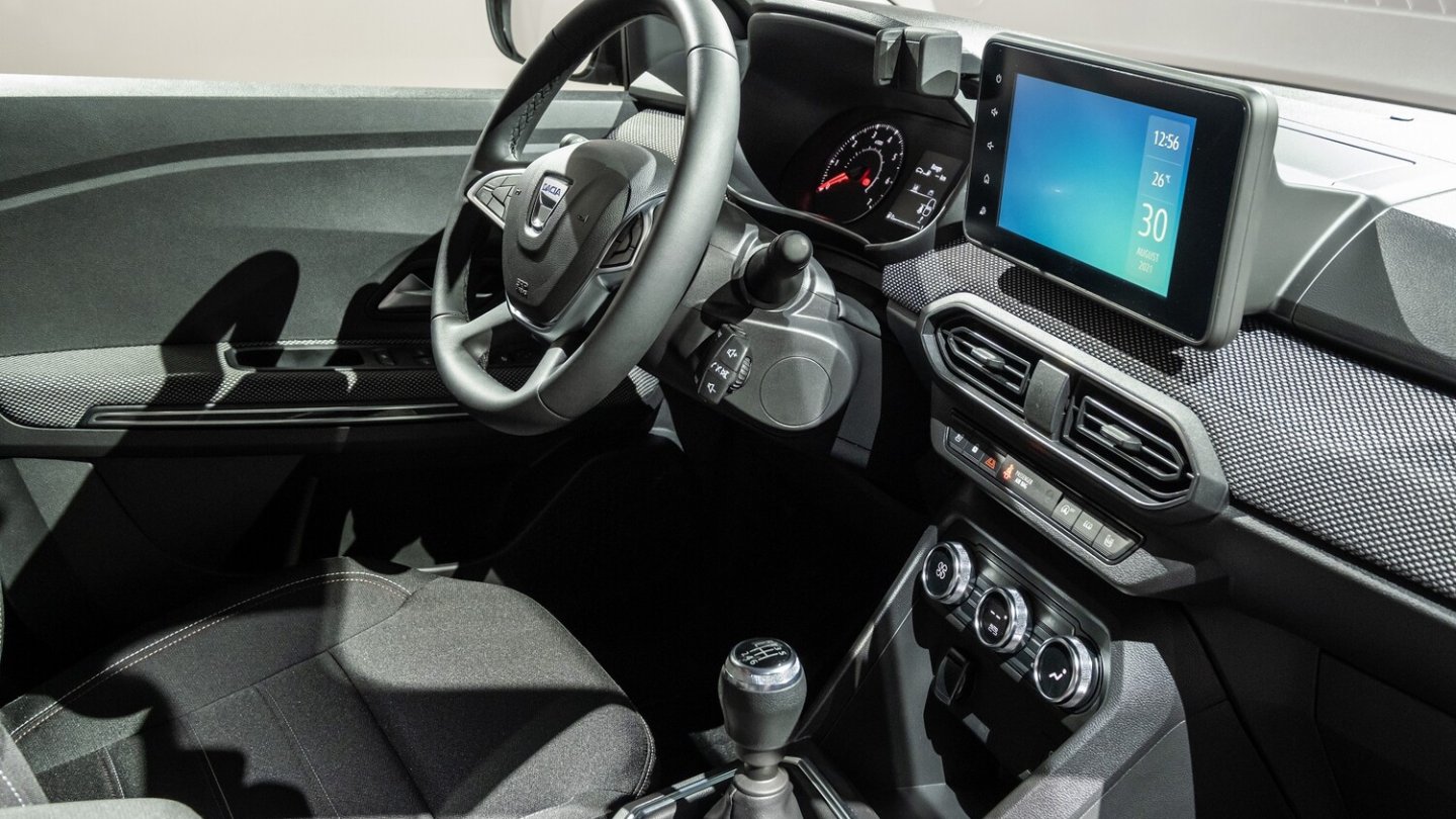 In den oberen Ausstattungslinien ist das Cockpit mit Stoff bespannt.